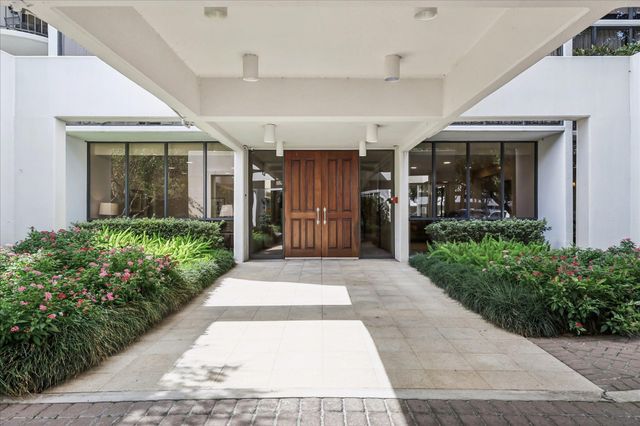 5001 Woodway Drive 1305, Houston, TX 77056