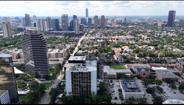 5001 Woodway Drive 1305, Houston, TX 77056