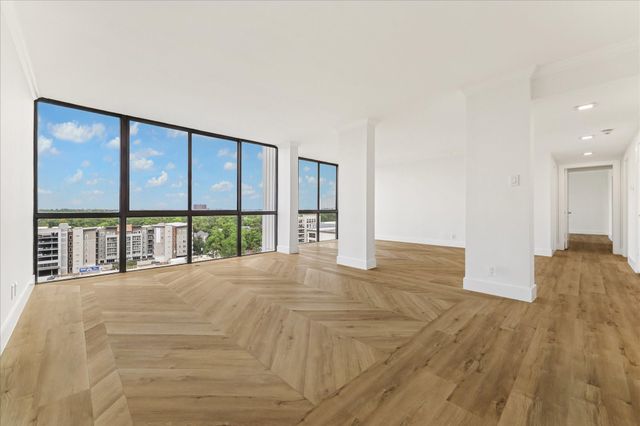 5001 Woodway Drive 1305, Houston, TX 77056