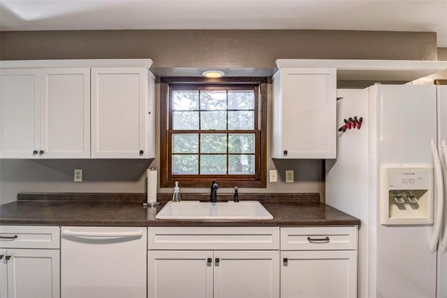 4610 Woodstock Court, Eau Claire, WI 54701