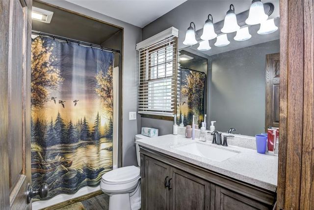 4610 Woodstock Court, Eau Claire, WI 54701