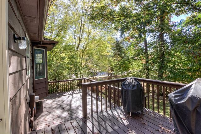 4610 Woodstock Court, Eau Claire, WI 54701
