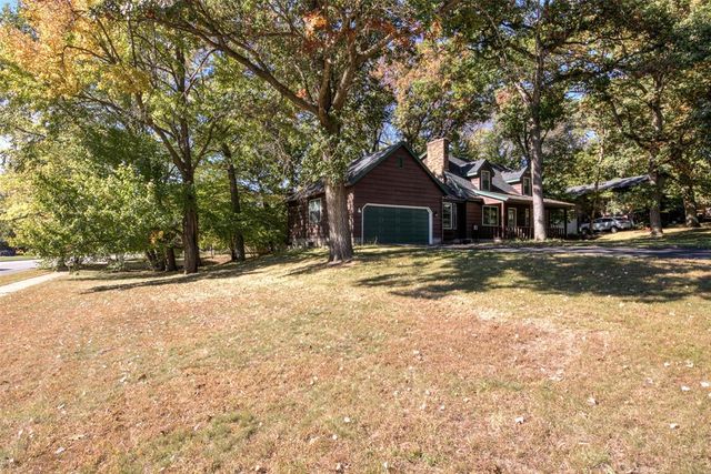 4610 Woodstock Court, Eau Claire, WI 54701