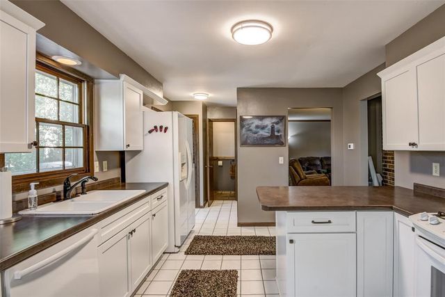 4610 Woodstock Court, Eau Claire, WI 54701