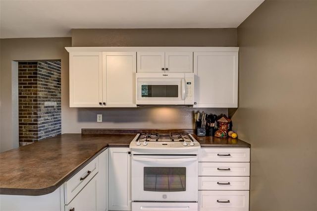 4610 Woodstock Court, Eau Claire, WI 54701