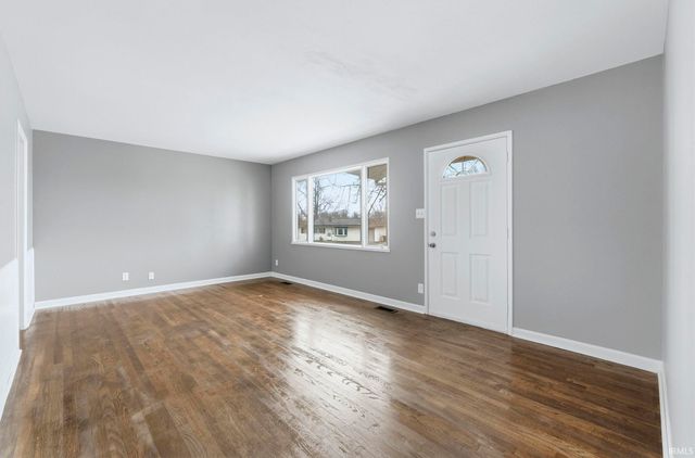 412 Edgeknoll Lane, Fort Wayne, IN 46816