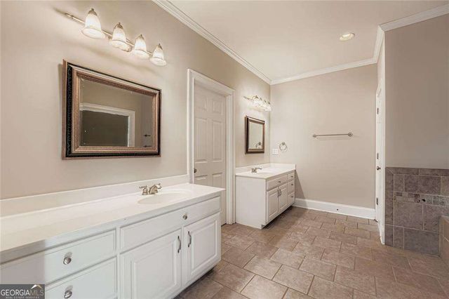 125 Costleys Bridge Drive, Oxford, GA 30054