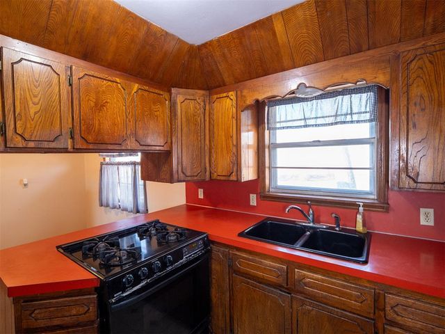 360104 E 1010 Road, Paden, OK 74860