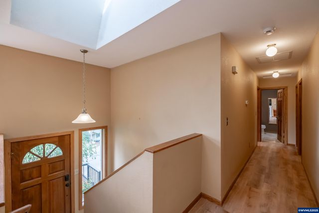 407 S 30th St, Philomath, OR 97370