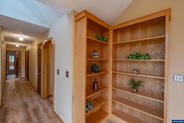 407 S 30th St, Philomath, OR 97370