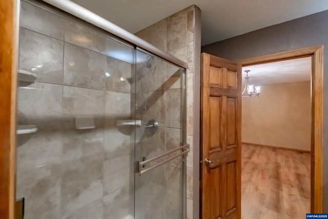 407 S 30th St, Philomath, OR 97370