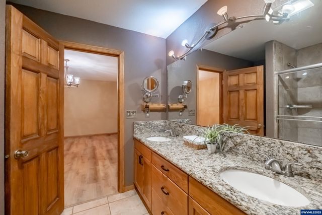 407 S 30th St, Philomath, OR 97370