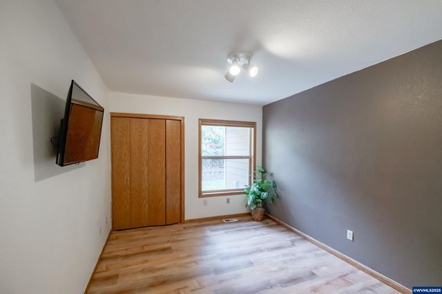 407 S 30th St, Philomath, OR 97370