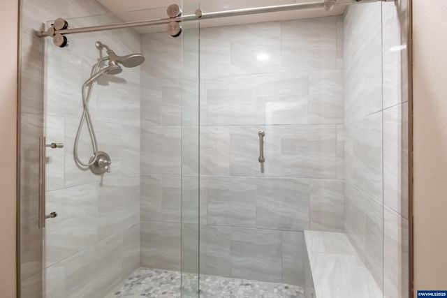 407 S 30th St, Philomath, OR 97370