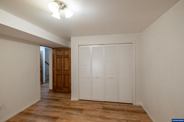 407 S 30th St, Philomath, OR 97370