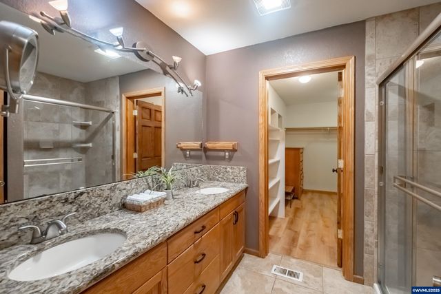 407 S 30th St, Philomath, OR 97370