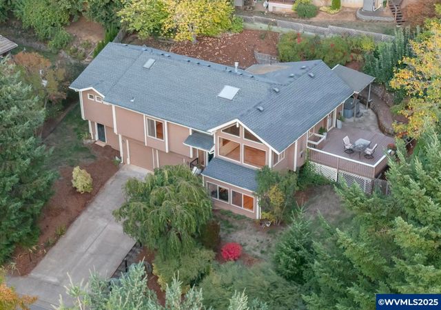 407 S 30th St, Philomath, OR 97370