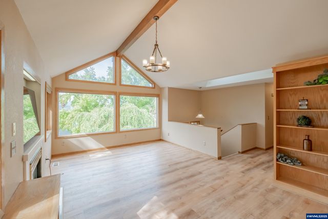 407 S 30th St, Philomath, OR 97370