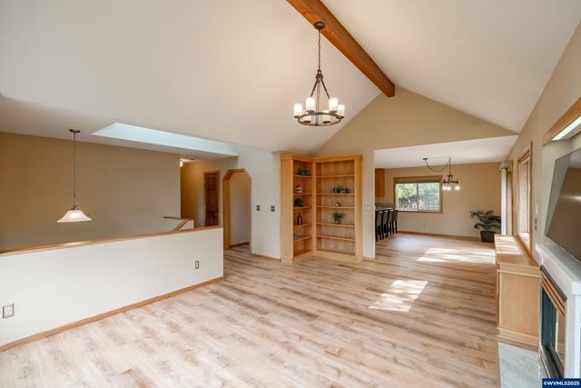 407 S 30th St, Philomath, OR 97370