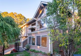 407 S 30th St, Philomath, OR 97370