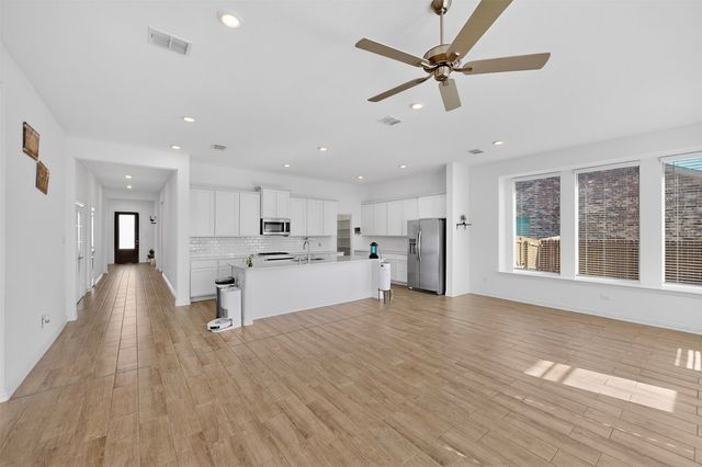 14621 Marrowglen Road, Fort Worth, TX 76052