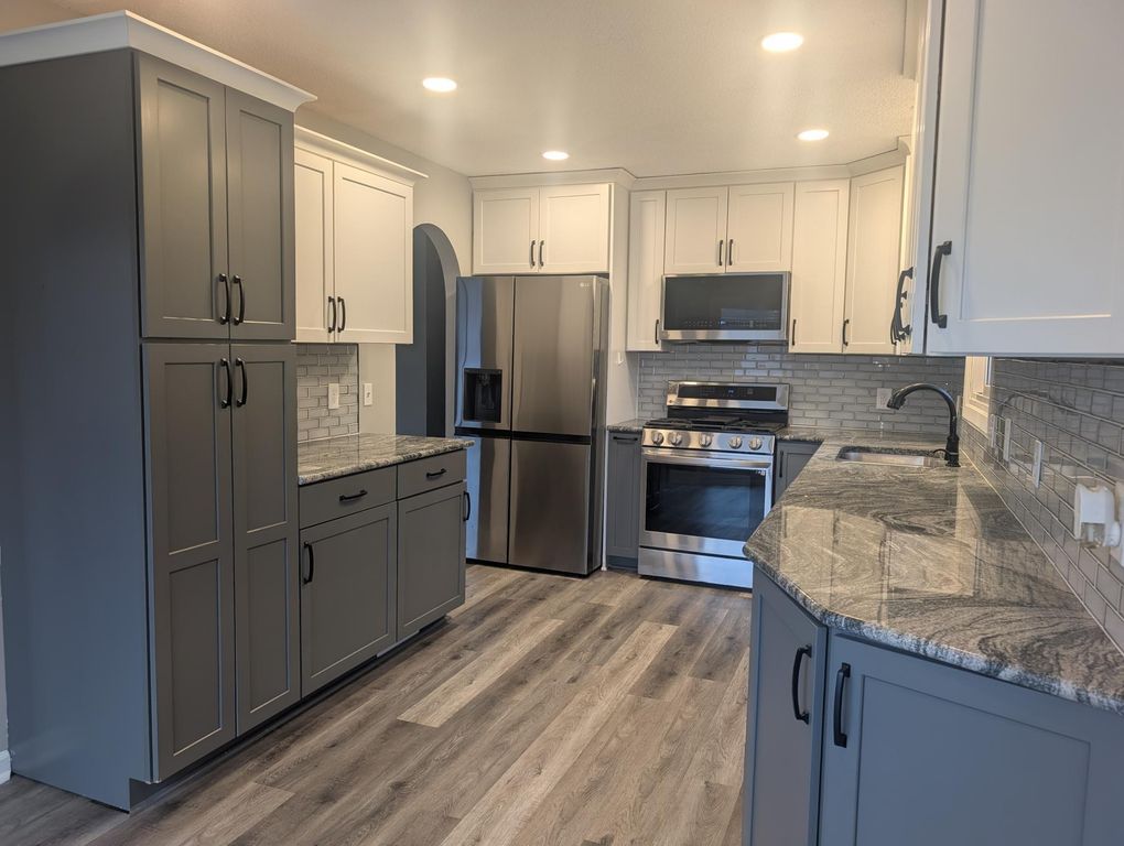 1345 Meadowmoor Drive NE, Spring Lake Park, MN 55432