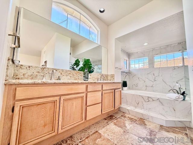 3605 Hidden Trail Dr, Jamul, CA 91935