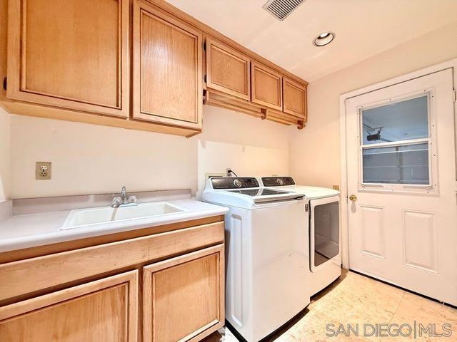 3605 Hidden Trail Dr, Jamul, CA 91935