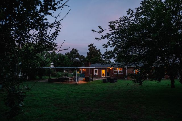 2512 Meadowood Dr, Nashville, TN 37214