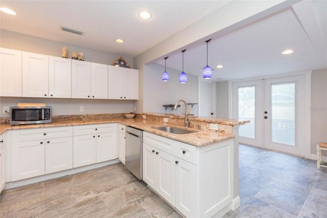 602 W HILDA STREET, Tampa, FL 33603