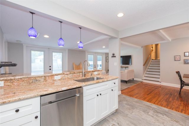 602 W HILDA STREET, Tampa, FL 33603