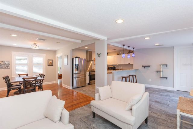 602 W HILDA STREET, Tampa, FL 33603