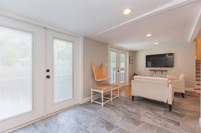 602 W HILDA STREET, Tampa, FL 33603