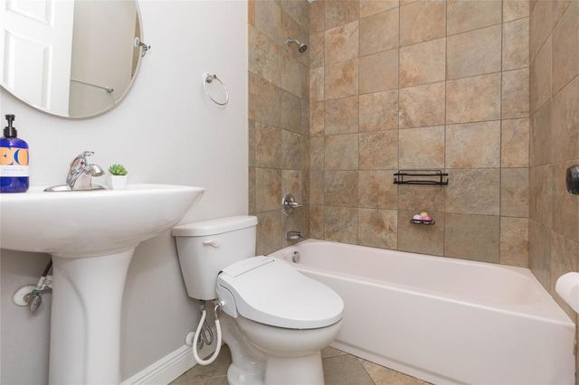 602 W HILDA STREET, Tampa, FL 33603