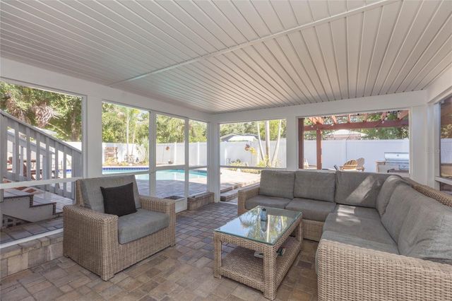 602 W HILDA STREET, Tampa, FL 33603