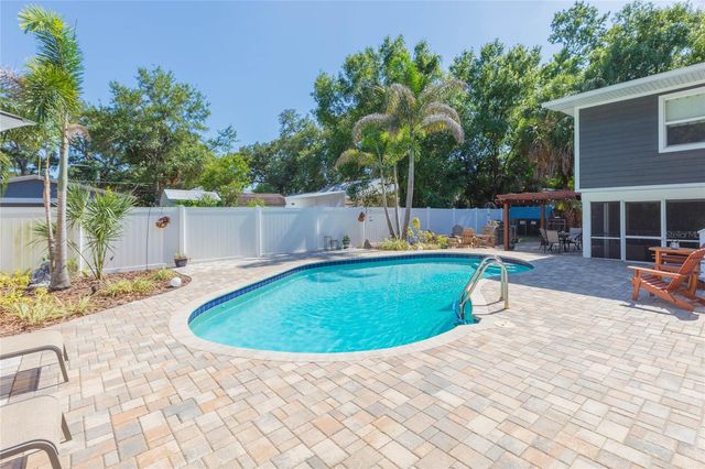 602 W HILDA STREET, Tampa, FL 33603