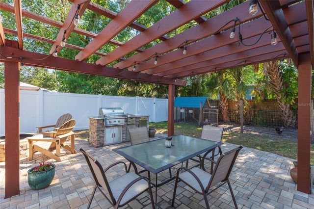 602 W HILDA STREET, Tampa, FL 33603