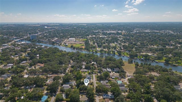602 W HILDA STREET, Tampa, FL 33603