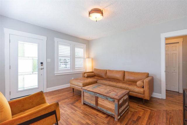 602 W HILDA STREET, Tampa, FL 33603