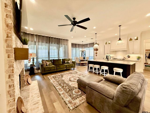4196 Palo Pinto Creek Cir, Tyler, TX 75703