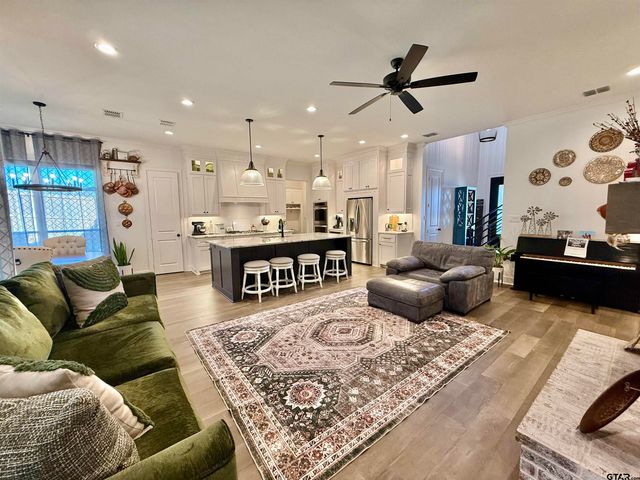 4196 Palo Pinto Creek Cir, Tyler, TX 75703