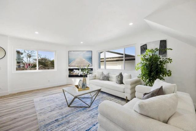 2537 Davis Avenue, Carlsbad, CA 92008