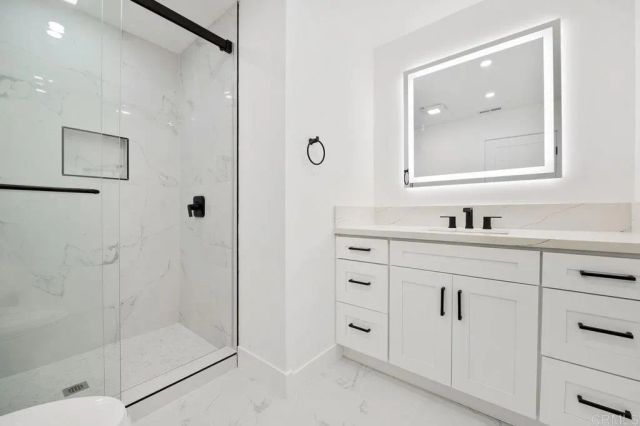 2537 Davis Avenue, Carlsbad, CA 92008