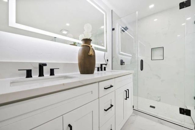 2537 Davis Avenue, Carlsbad, CA 92008