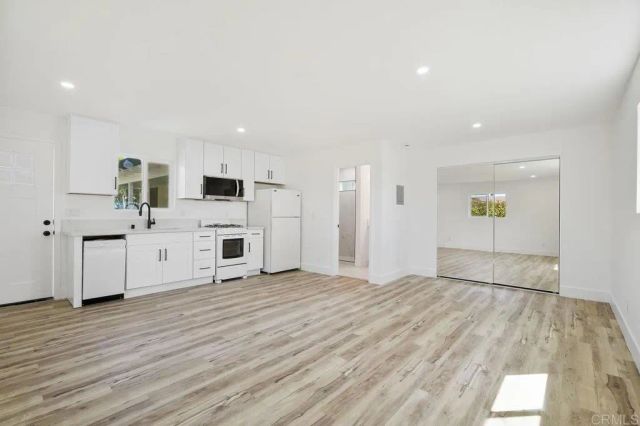 2537 Davis Avenue, Carlsbad, CA 92008