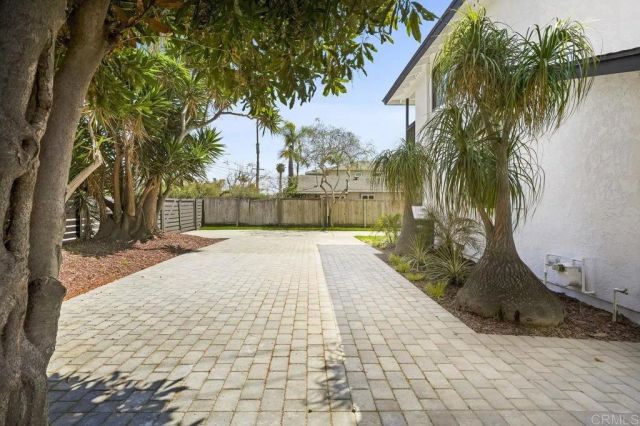 2537 Davis Avenue, Carlsbad, CA 92008