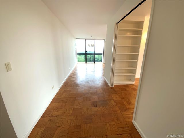27110 Grand Central Parkway 14E, Floral Park, NY 11005