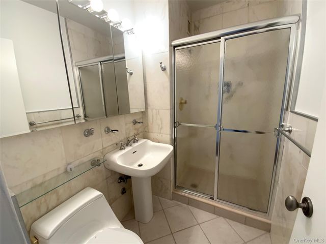 27110 Grand Central Parkway 14E, Floral Park, NY 11005