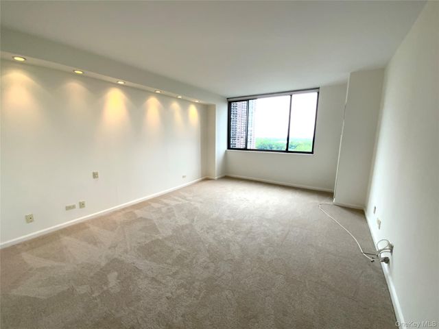 27110 Grand Central Parkway 14E, Floral Park, NY 11005