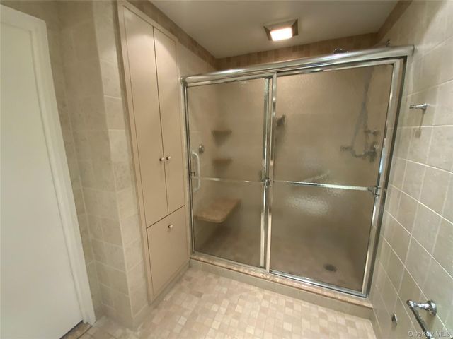 27110 Grand Central Parkway 14E, Floral Park, NY 11005